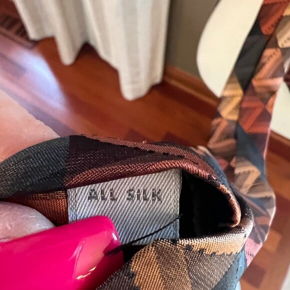 Men's Brown Zig Zag Pierre Cardin 100% Silk Tie - Picture 4 of 5